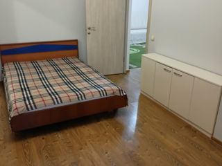 Apartament cu 2 camere, 85 m², Botanica, Chișinău foto 7