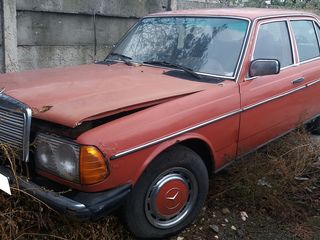 Mercedes w123 la Dezmembrare foto 1