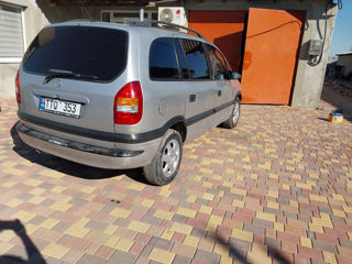 Opel Zafira foto 3