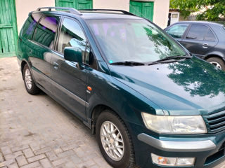 Mitsubishi Space Wagon foto 6