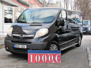 Opel Vivaro 2.5 foto 1
