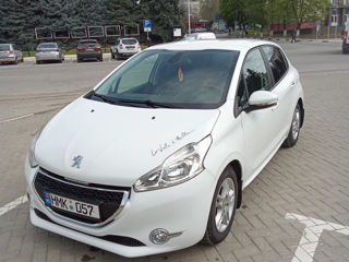 Peugeot 208, 2013