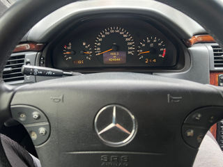 Mercedes E-Class foto 8