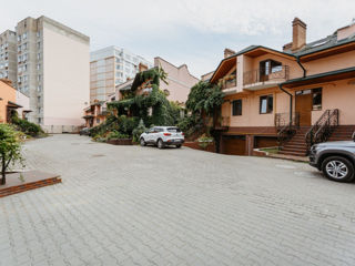 Duplex în 3 nivele. 180m2. str.Calea Ieşilor. Parc. foto 5