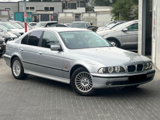 BMW 5 Series foto 4