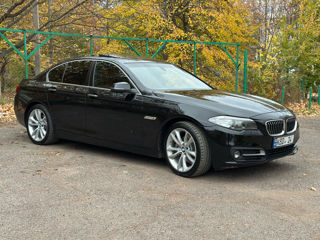 BMW 5 Series foto 2