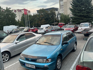 Nissan Almera foto 2