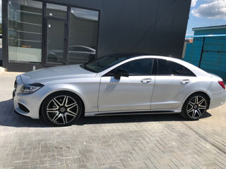 Mercedes CLS-Class foto 2