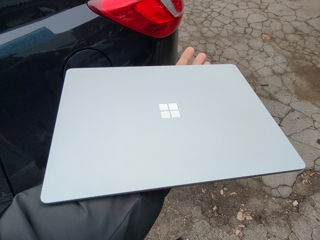 Din sua microsoft surface 8000 lei