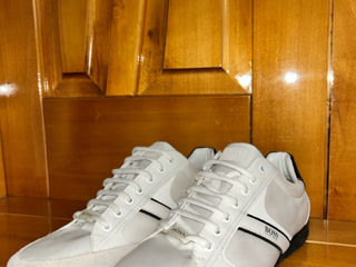 Pantofi sport Boss Hugo Boss - Eleganță și stil urban într-un singur pas! Prețul negociabil foto 0