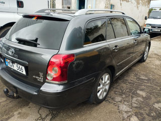 Toyota Avensis foto 5