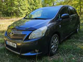 Toyota Verso foto 1