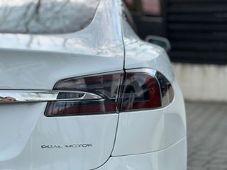 Tesla Model S foto 9