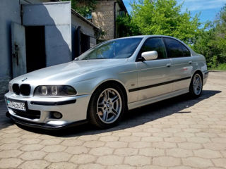 BMW 5 Series foto 1