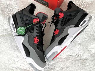 Nike Air Jordan 4 Retro Black/Grey/Red foto 2