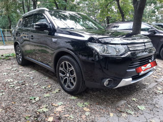 Mitsubishi Outlander foto 3