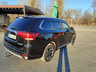 Mitsubishi Outlander foto 4