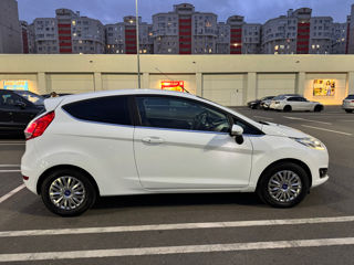 Ford Fiesta foto 6