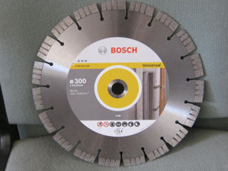 Алмазный диск Bosch 300 x 22,23 Universal