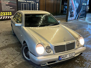 Mercedes E-Class foto 2