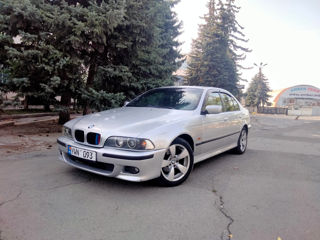 BMW 5 Series foto 1