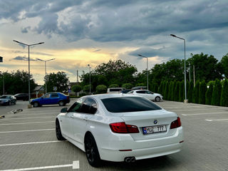 BMW 5 Series foto 4