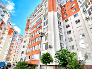Apartament cu 3 camere, 141 m², Centru, Chișinău foto 3