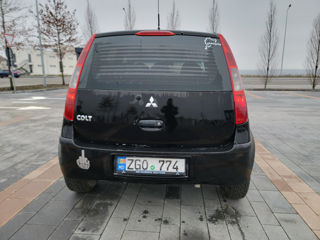 Mitsubishi Colt foto 3