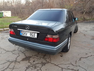 Mercedes Series (W124) foto 3