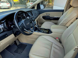 KIA Carnival foto 11