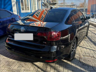 Volkswagen Jetta foto 4