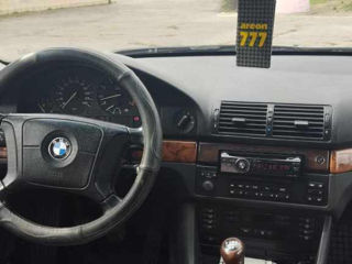 BMW 5 Series foto 3