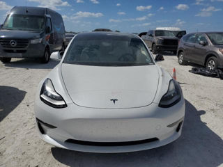 Tesla Model 3 foto 2