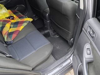 Toyota Avensis foto 6