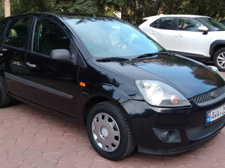 Ford Fiesta foto 5