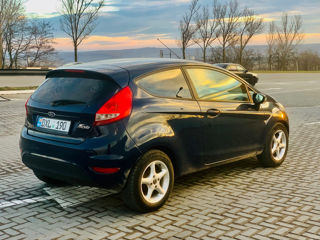 Ford Fiesta foto 3