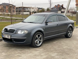 Skoda Superb foto 2