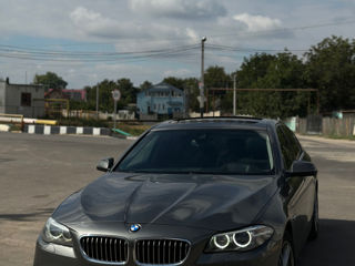 BMW 5 Series foto 2