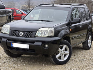 Nissan X-Trail foto 2