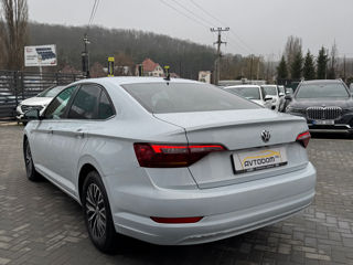 Volkswagen Jetta foto 4