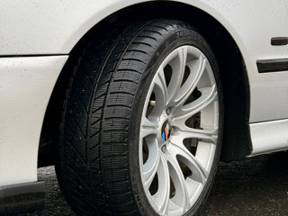 BMW 5 Series foto 8