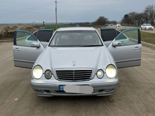 Mercedes E-Class foto 3