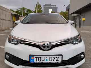 Toyota Auris foto 1