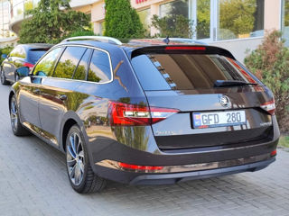 Skoda Superb foto 4