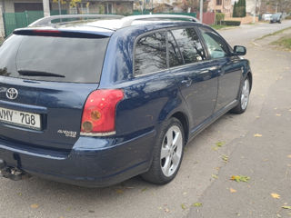 Toyota Avensis foto 3