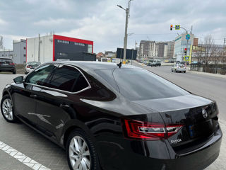 Skoda Superb foto 2