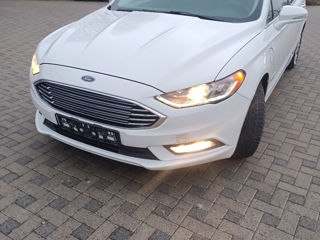 Ford Fusion foto 2