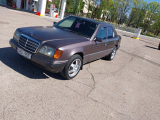 Mercedes Series (W124)