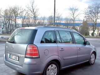 Opel Zafira foto 2