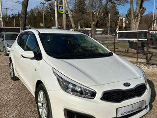 KIA Ceed foto 2